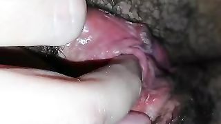 Adora farsi guardare mentre si sditalina