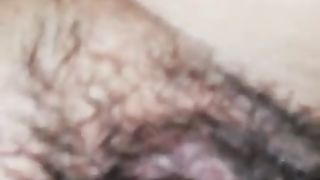 Adora farsi guardare mentre si sditalina