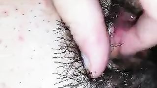 Adora farsi guardare mentre si sditalina