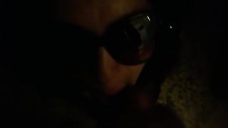 Mentre succhio un bel cazzo che alla fine mi sborra in bocca