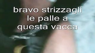 Anteprima del video: La cagna assetata succhia il cazzo