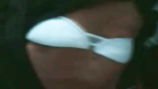 La cagna assetata succhia il cazzo