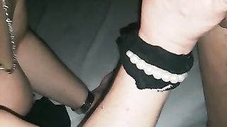 Mentre succhio un bel cazzo al club privé