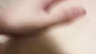 Anteprima del video: Sveltina in un bagno pubblico