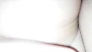 Le stuzzico col dito ano e figa