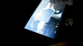 Tributo di Virtual bull a una bella e giovane fidanzata maialina