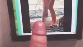 Predator90s riempie di sborra la mia biondina fighetta