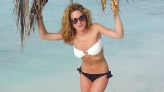 Predator90s riempie di sborra la mia biondina fighetta