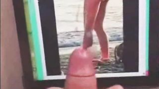 Predator90s riempie di sborra la mia biondina fighetta