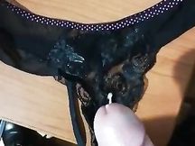 Lei voleva i suoi slip con la mia sborra