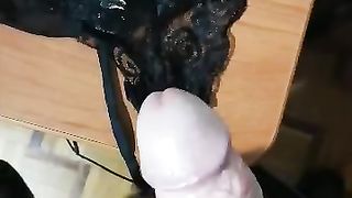 Lei voleva i suoi slip con la mia sborra