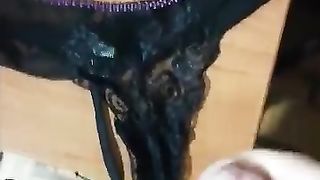 Lei voleva i suoi slip con la mia sborra