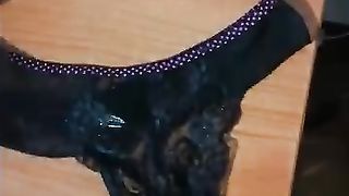 Lei voleva i suoi slip con la mia sborra