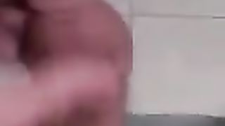 E' x qualche troia vogliosa che vuole berlo