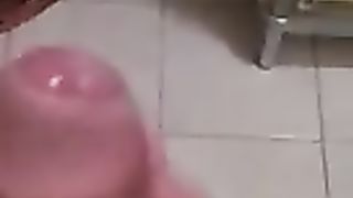 E' x qualche troia vogliosa che vuole berlo