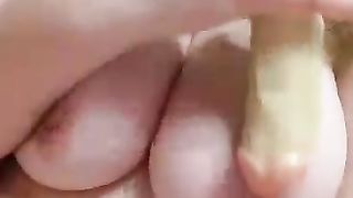 Anteprima del video: Un paio di tette molto grandi