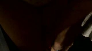 La mia fidanzata si spoglia e si tocca le tette