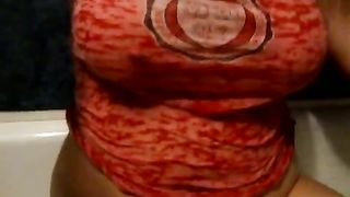 Anteprima del video: Ditalino nella vasca da bagno