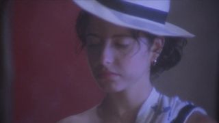 Arrapante Anna Ammirati in "Monella"