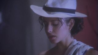 Arrapante Anna Ammirati in "Monella"