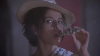 Arrapante Anna Ammirati in "Monella"