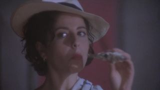 Arrapante Anna Ammirati in "Monella"