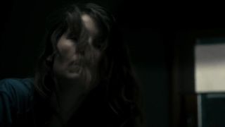 Laetitia Casta piscia in Do not disturb Parte 2