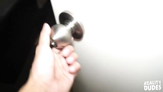 Il ragazzo viene scopato da un cazzo grosso