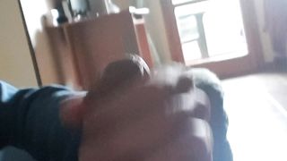 Si sega il cazzo ben rasato