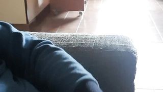 Si sega il cazzo ben rasato