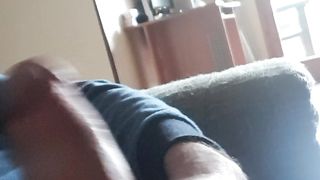 Si sega il cazzo ben rasato