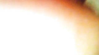 Un ano aperto in primo piano