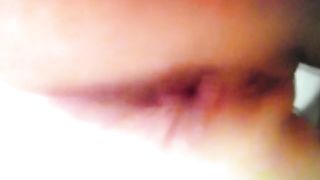 Un ano aperto in primo piano