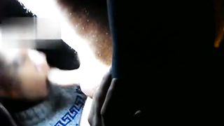 Pompino con ingoio in auto