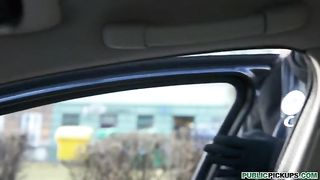 Bella cecoslovacca scopata in auto