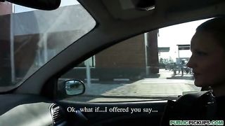 Bella cecoslovacca scopata in auto