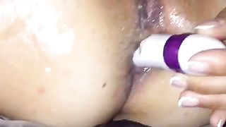 Mia moglie con un vibratore nel culo