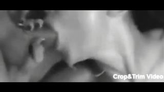 Sborrata in faccia da 2 cazzi