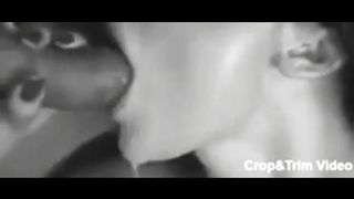 Sborrata in faccia da 2 cazzi