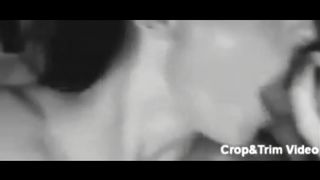 Sborrata in faccia da 2 cazzi