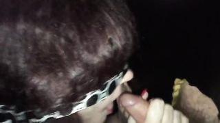 Moglie ripresa dal marito in gloryhole