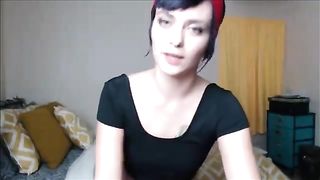 Cam Girl calda e bellissima con il suo dildo