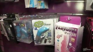 Dilettante francese dalle grandi tette chiava!!