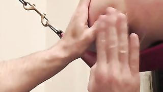 Una fistata in posizione seduta