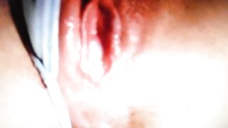 Più facile buttarla fuori da dietro che dalla figa