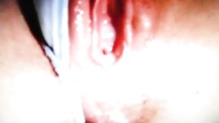 Più facile buttarla fuori da dietro che dalla figa