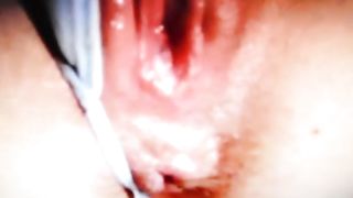 Più facile buttarla fuori da dietro che dalla figa