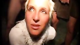 Troie tedesche chiavate in una stalla