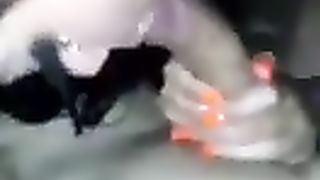 Giovane adorabile succhia cazzi