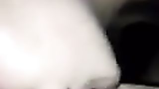 Giovane adorabile succhia cazzi